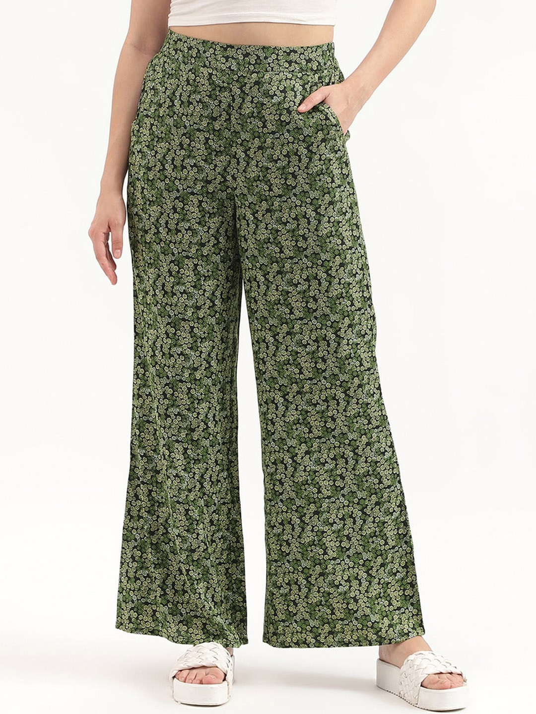 

United Colors of Benetton Women Printed Mid-Rise Regular Fit Trousers, Green