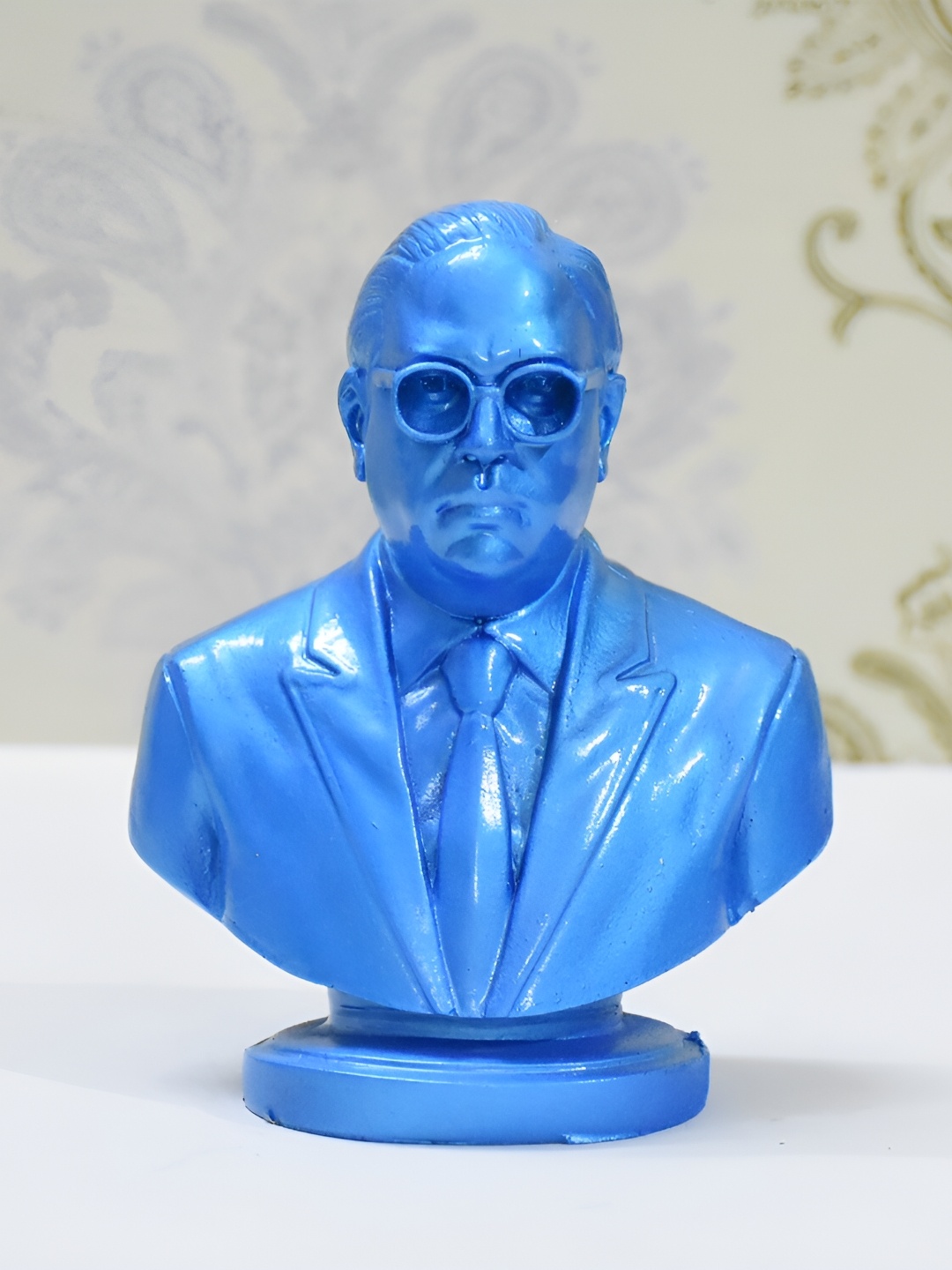 

Vikarafty Blue Figurine Showpiece