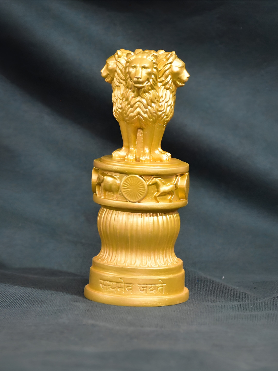 

Vikarafty Gold-Toned Figurine Showpiece
