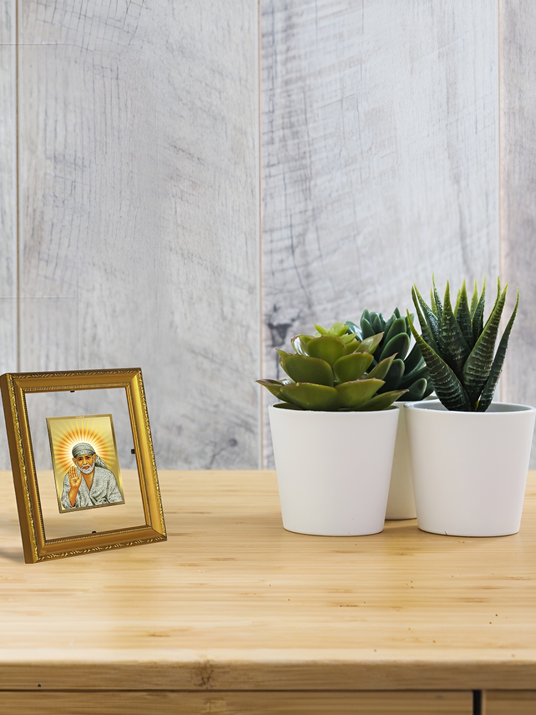 

DIVINITI Gold-Toned & White Glass Wall Photo Frames