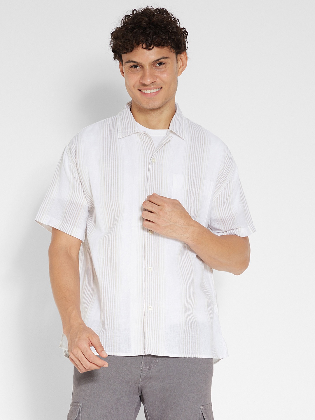 

AMERICAN EAGLE OUTFITTERS Men Opaque Striped Casual Shirt, White