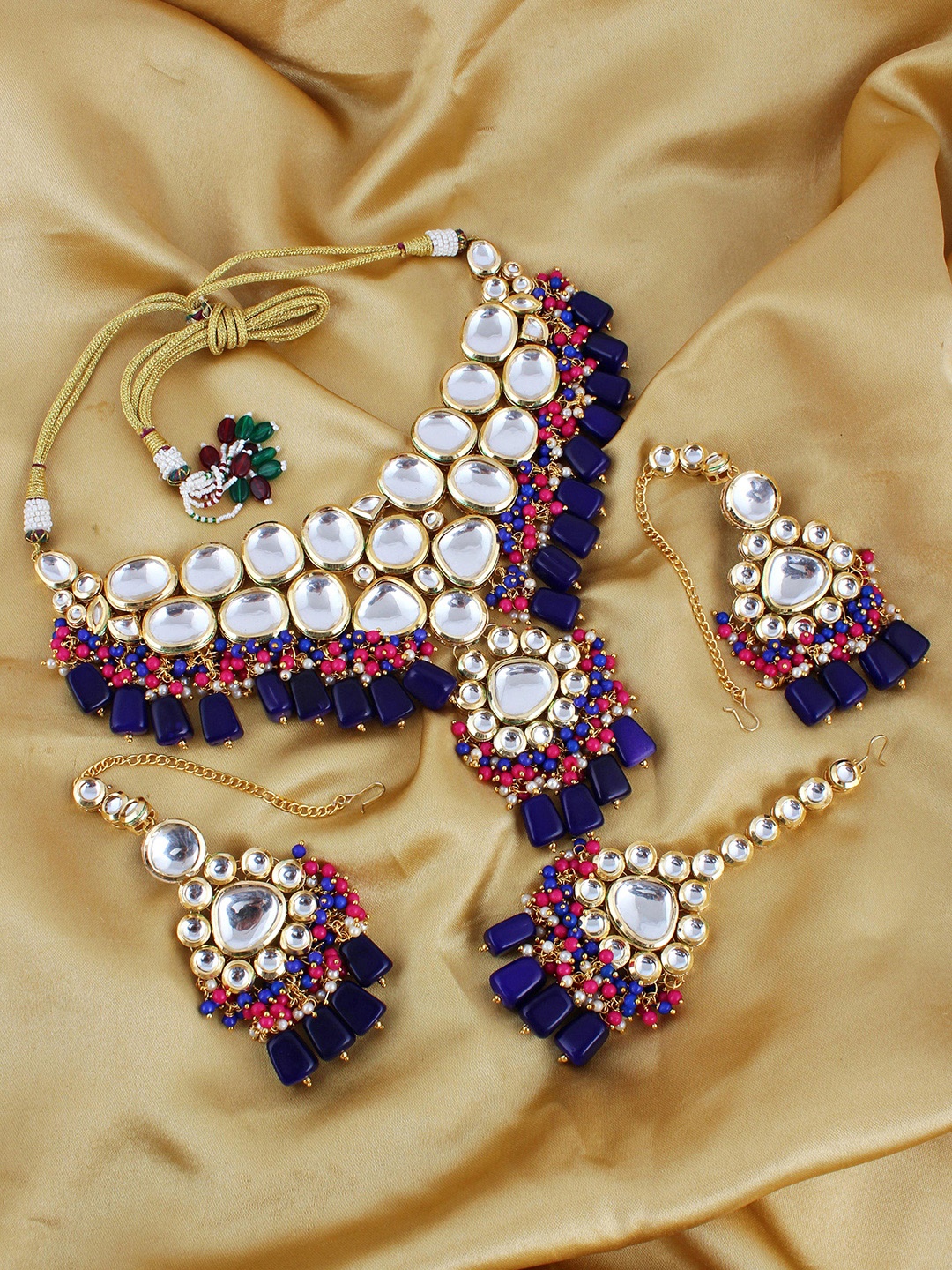 

LUCKY JEWELLERY Gold-Plated Kundan-Studded & Beaded Jewellery Set