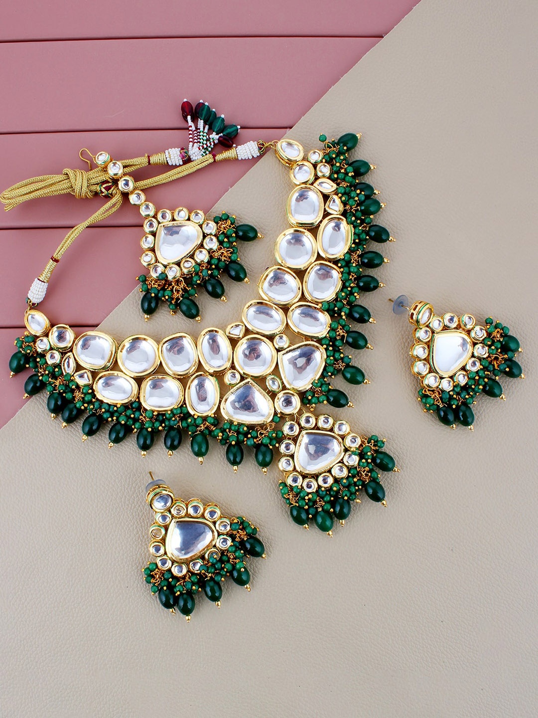 

LUCKY JEWELLERY 18KT Gold-Plated Kundan-Studded & Beaded Jewellery Set