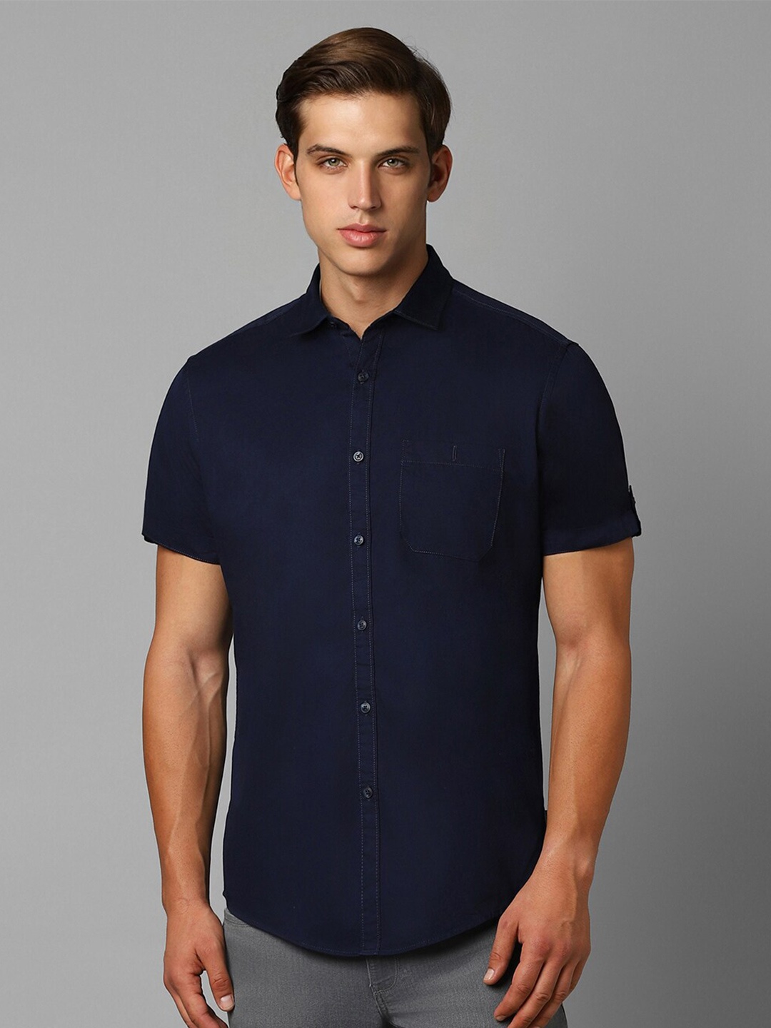 

Louis Philippe Jeans Slim Fit Spread Collar Short Sleeves Cotton Casual Shirt, Navy blue