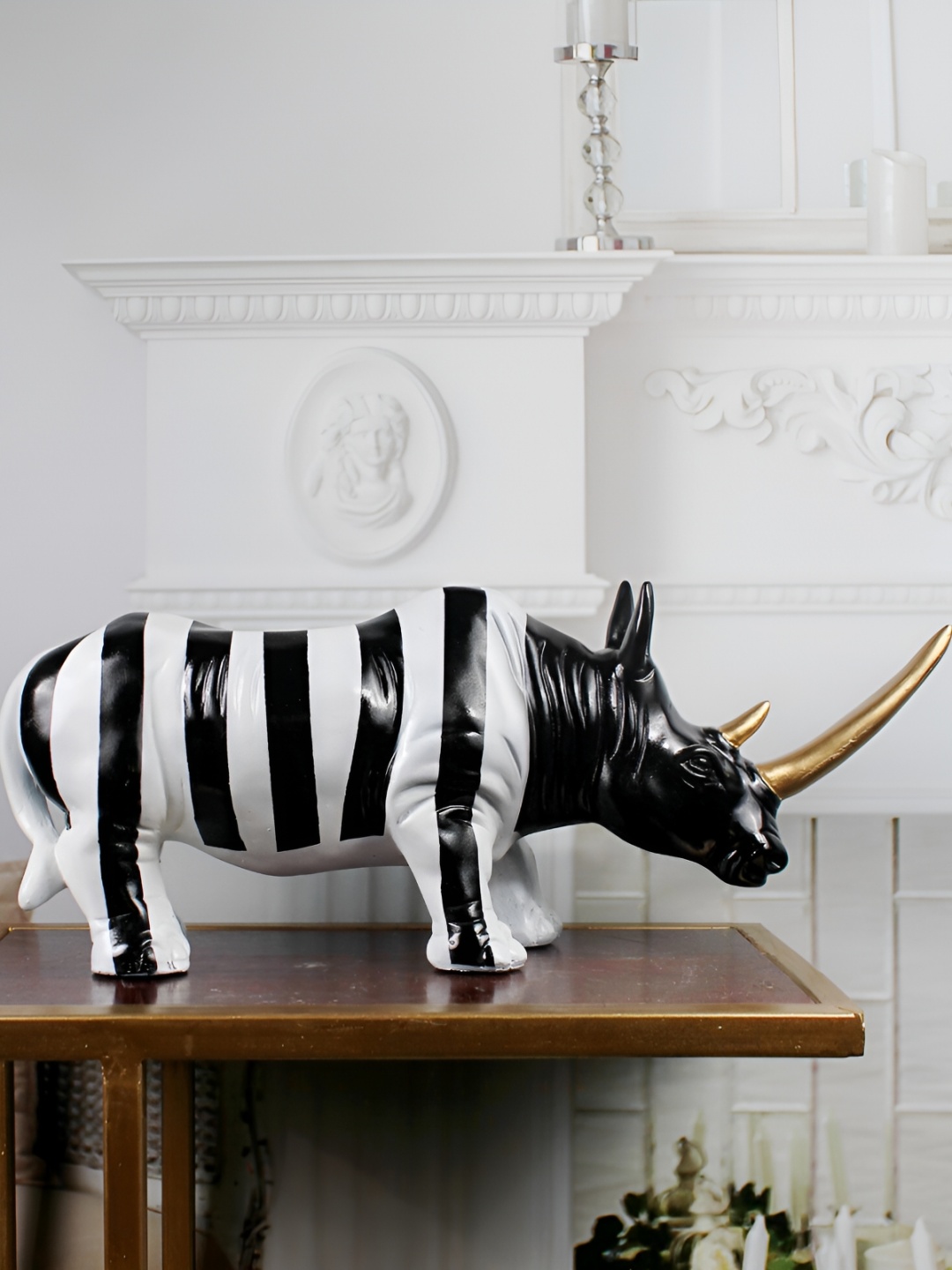 

THE WHITE INK DECOR Black Figurine Showpiece