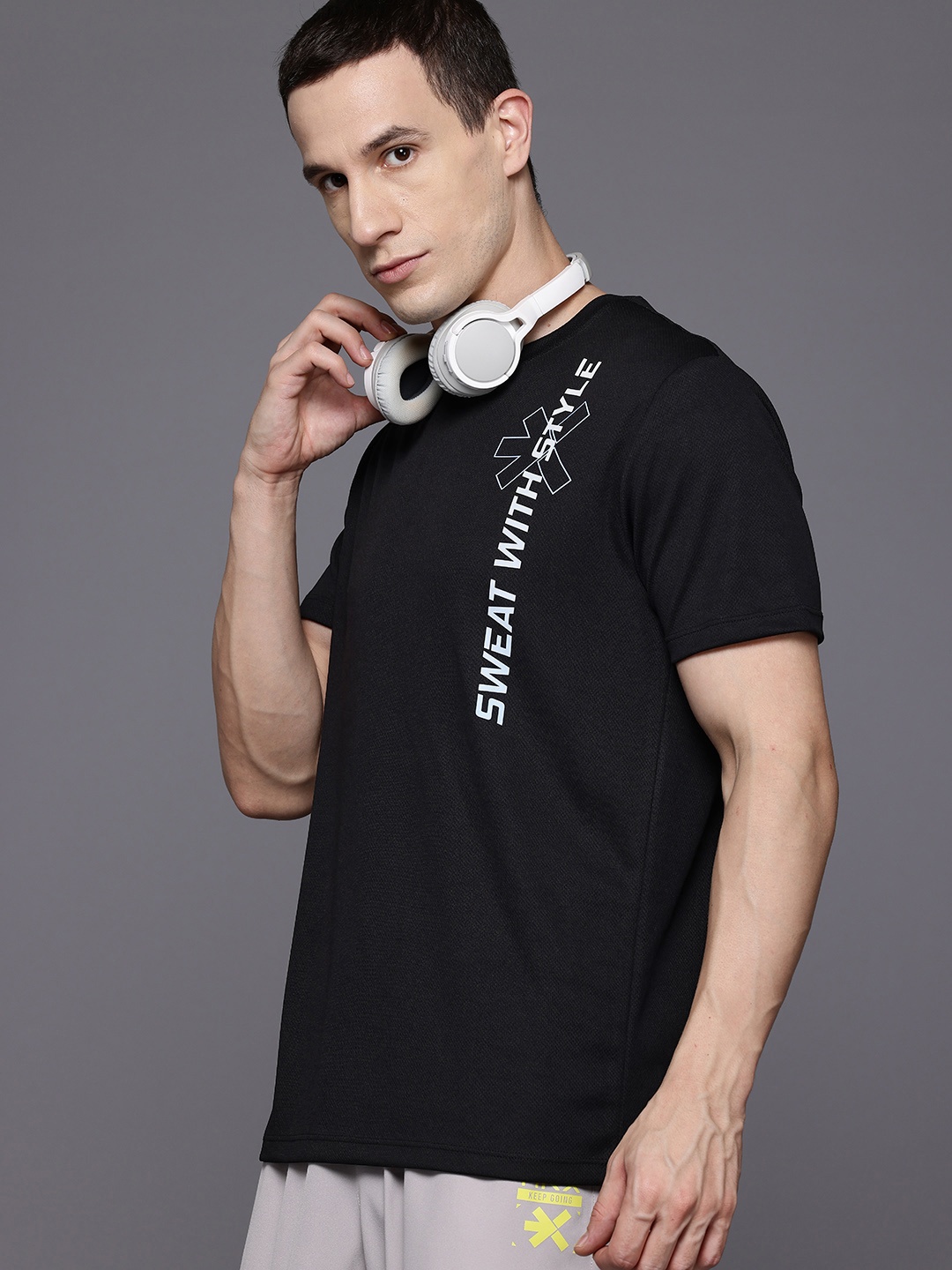

HRX by Hrithik Roshan Men Typography Printed T-shirt, Black