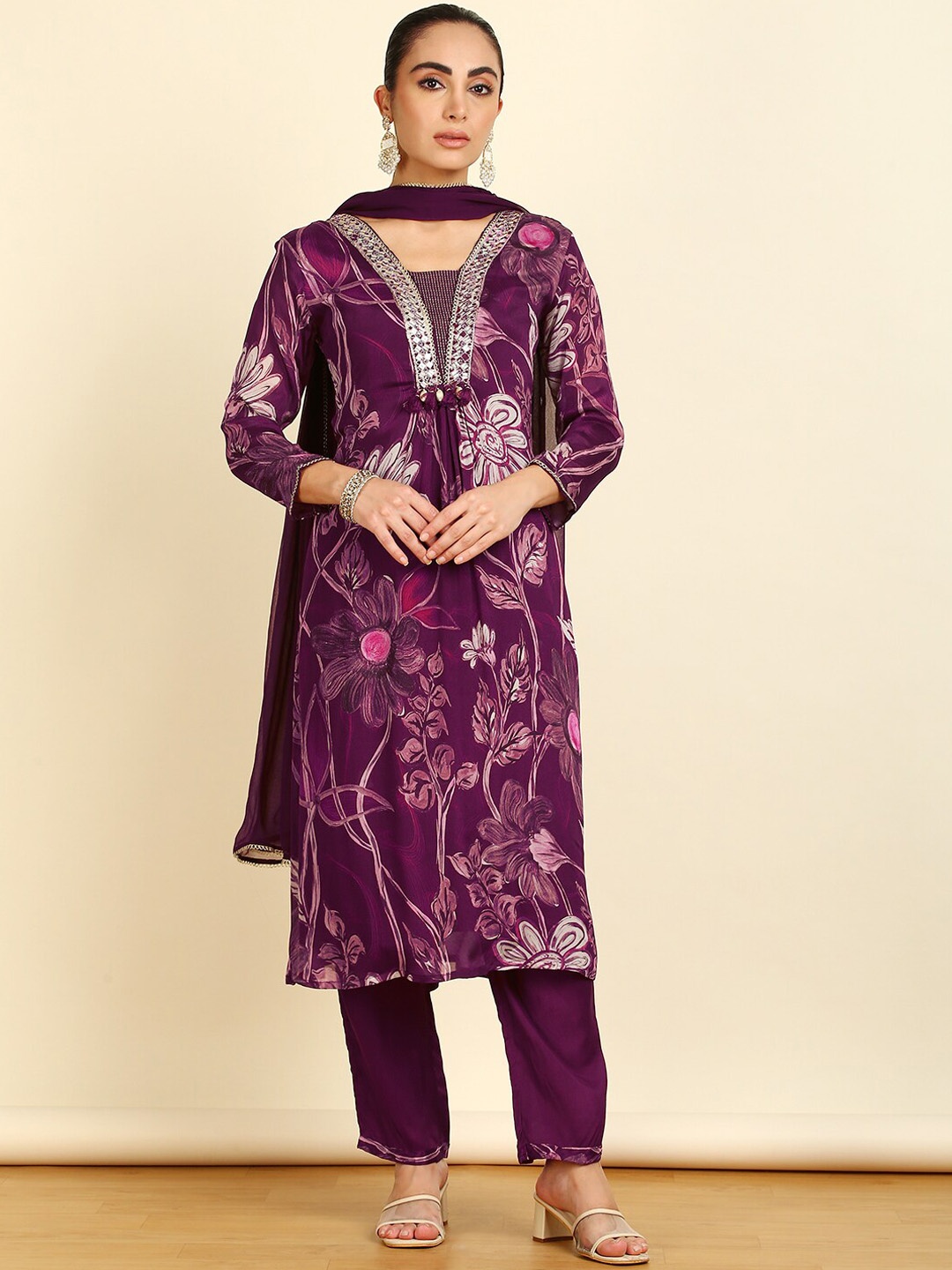 

Soch Floral Printed Gotta Patti Kurta With Trousers & Dupatta, Purple