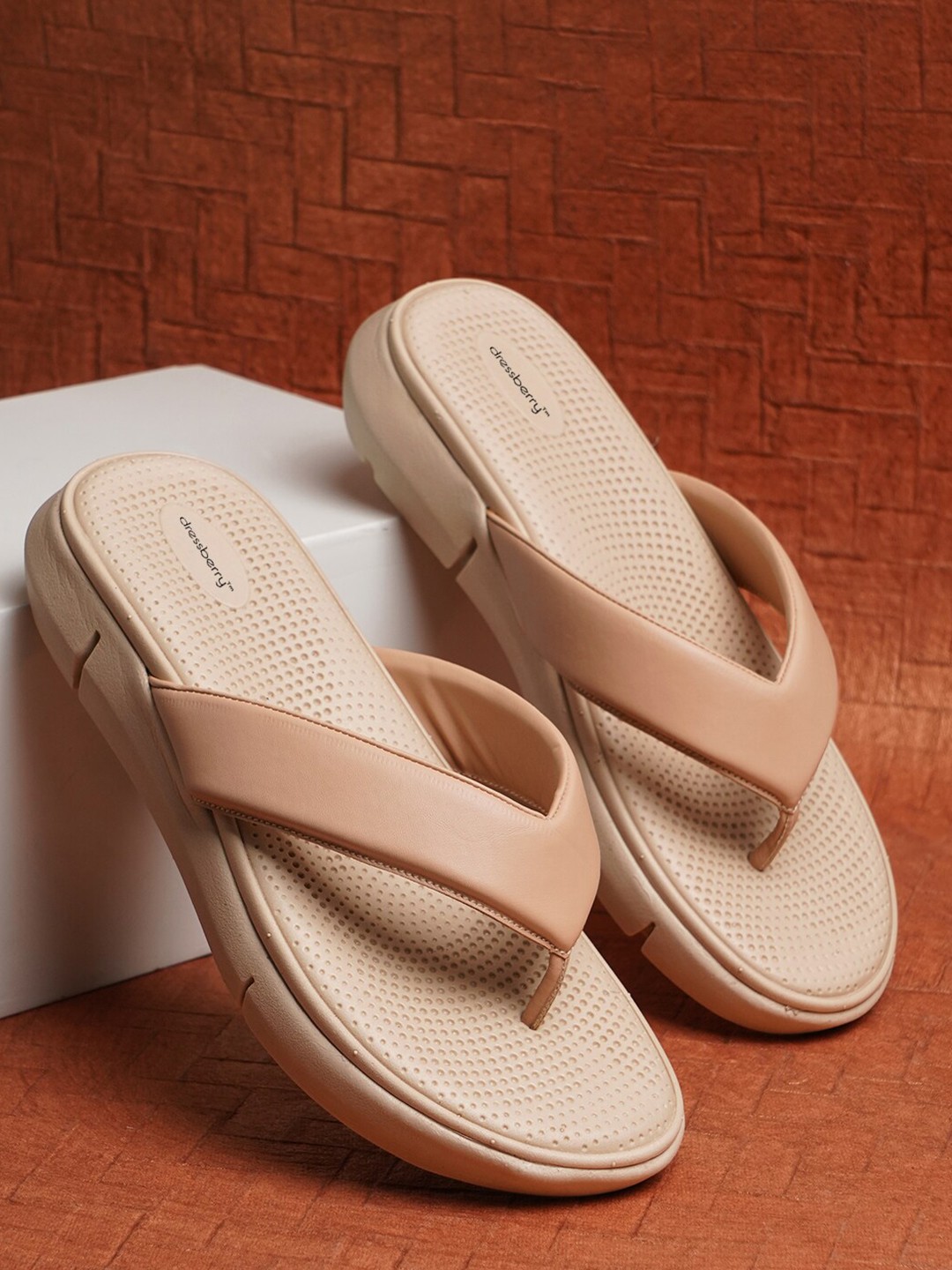 

DressBerry Women Textured T-Strap Flats, Cream