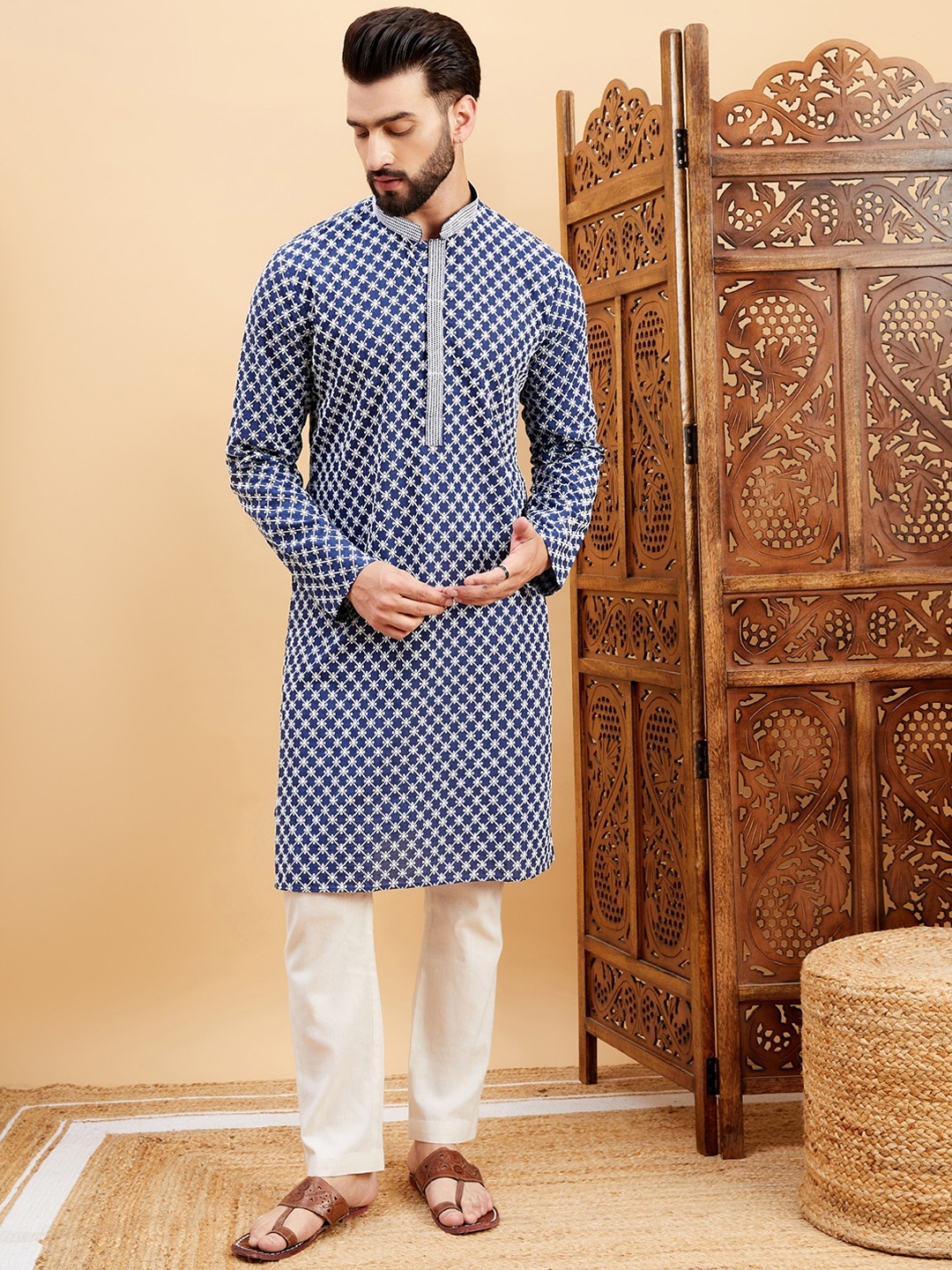 

HERE&NOW Blue Ethnic Motifs Embroidered Mandarin Collar Straight Kurta
