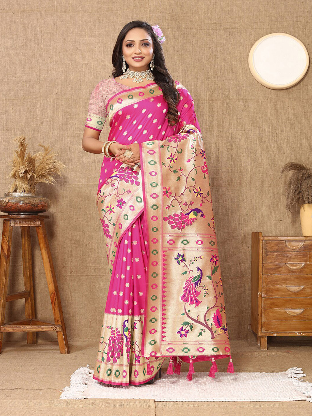 

Lookslady Ethnic Motifs Woven Design Zari Pure Silk Paithani Saree, Pink