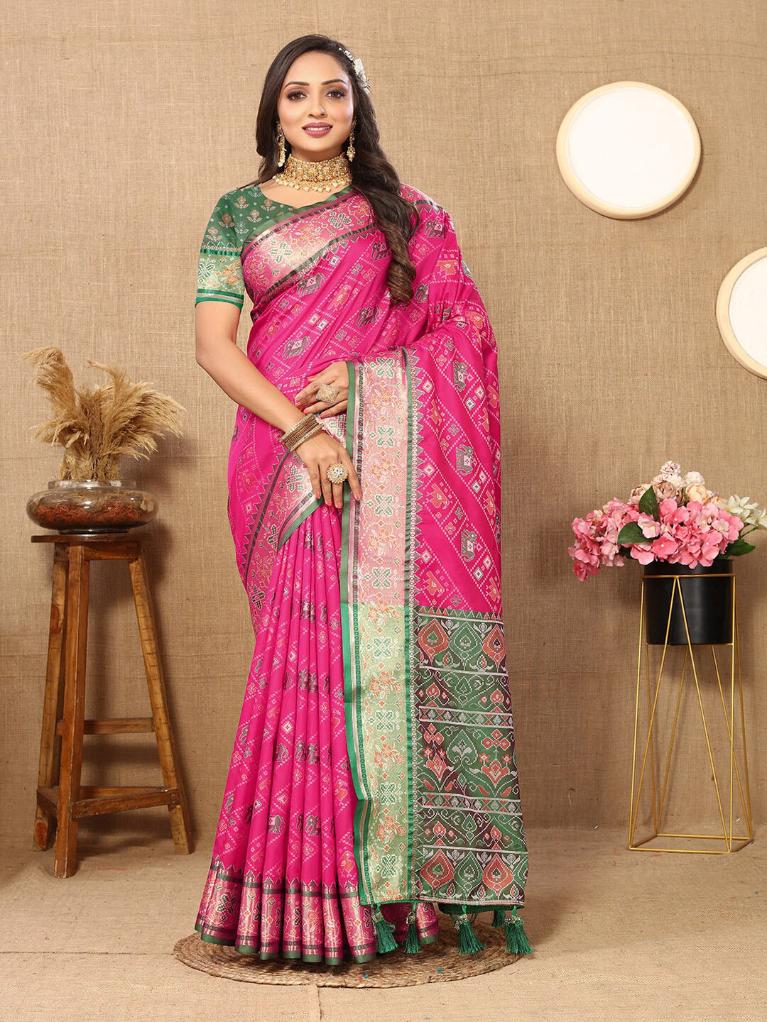 

Lookslady Ethnic Motifs Woven Design Zari Patola Saree, Pink