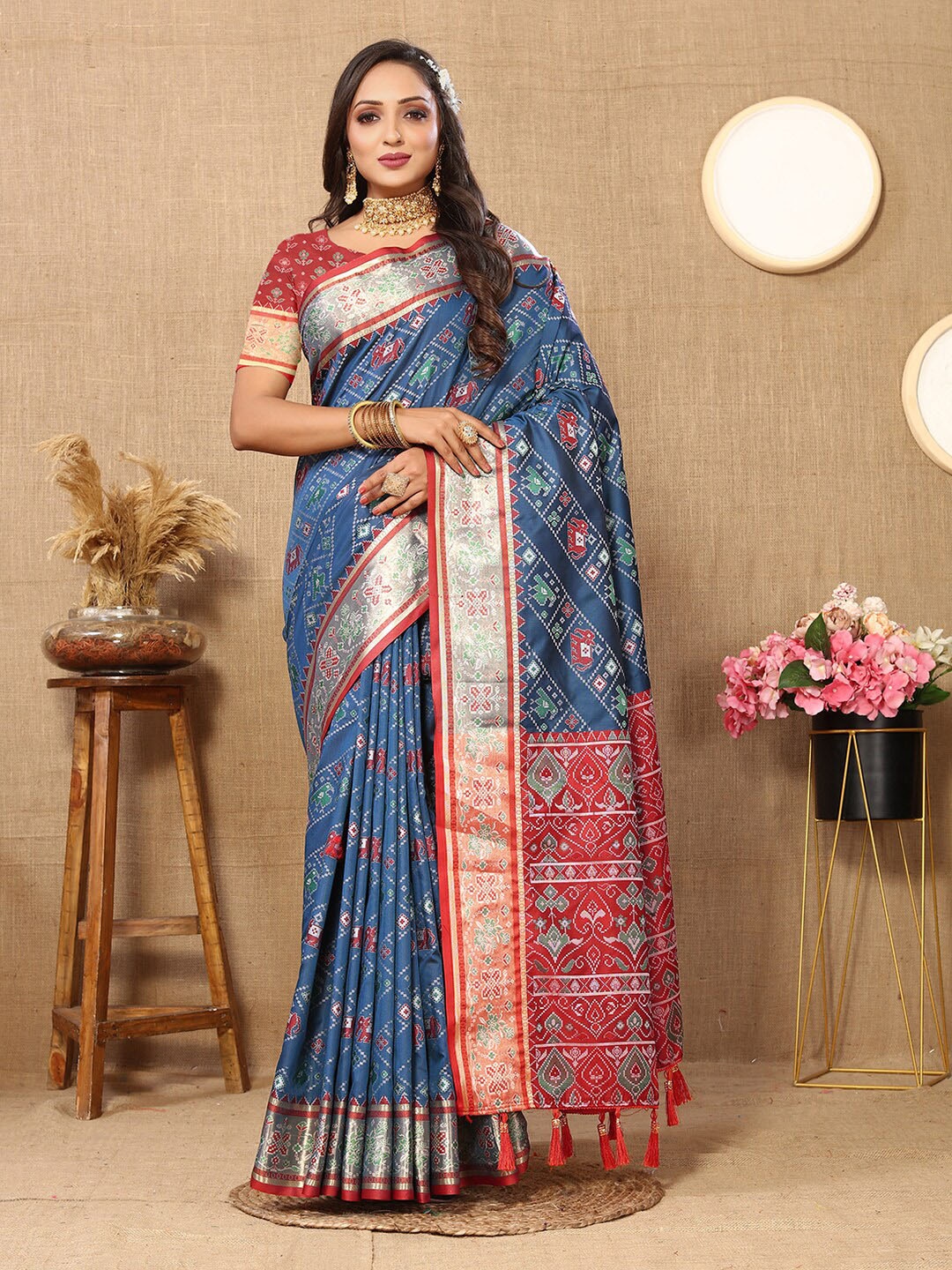

Lookslady Ethnic Motifs Woven Design Zari Patola Saree, Teal