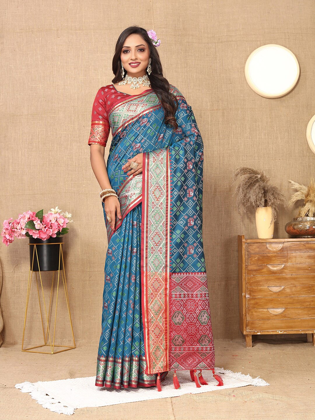 

Lookslady Ethnic Motifs Woven Design Zari Patola Saree, Teal