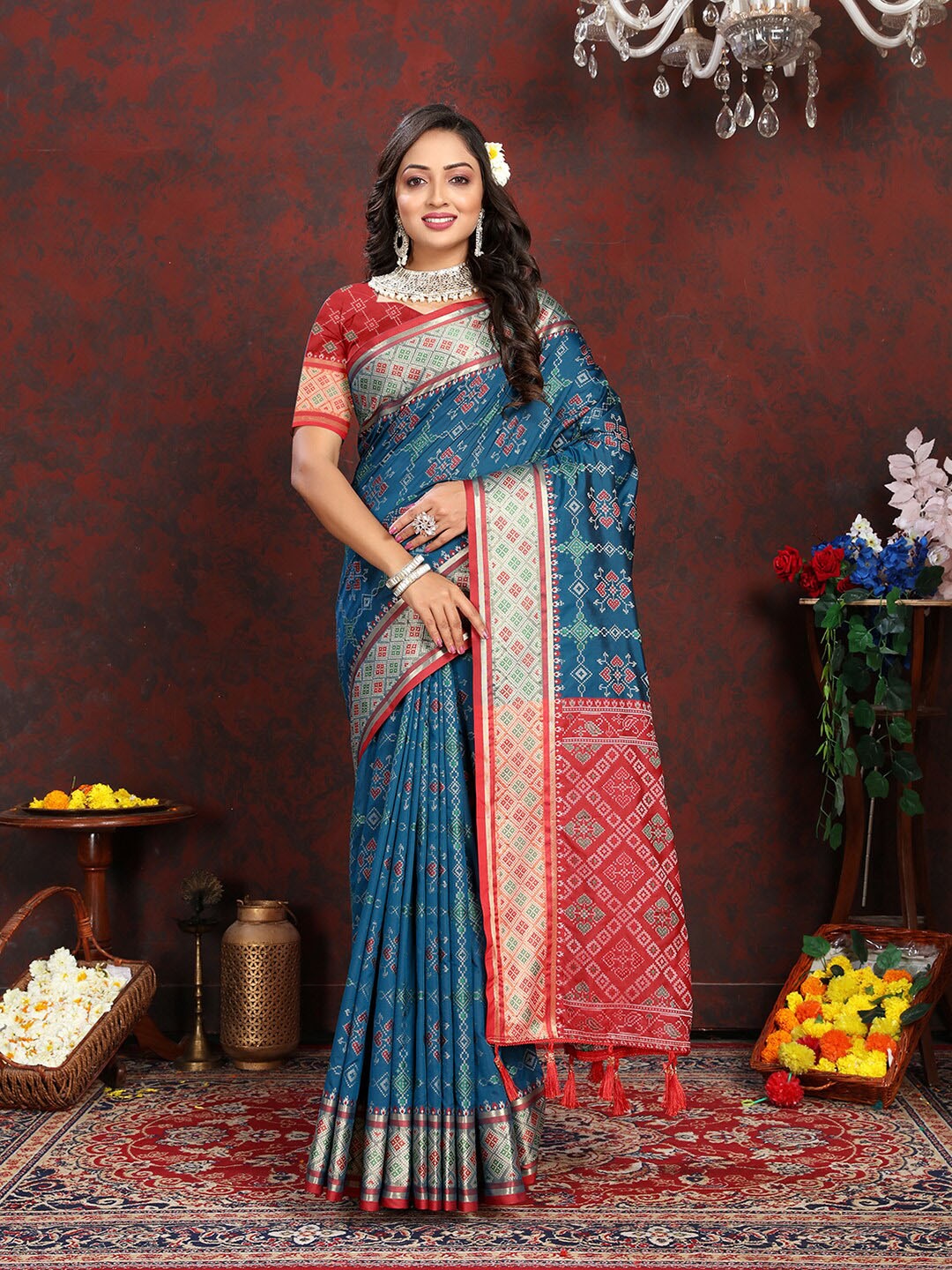 

Lookslady Ethnic Motifs Woven Design Zari Banarasi Saree, Teal