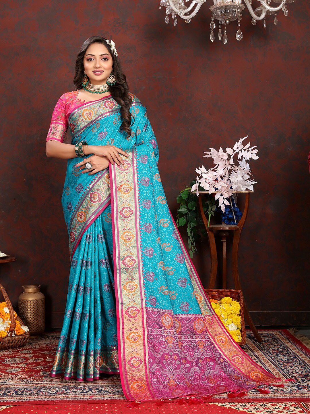 

Lookslady Ethnic Motifs Woven Design Zari Patola Saree, Turquoise blue