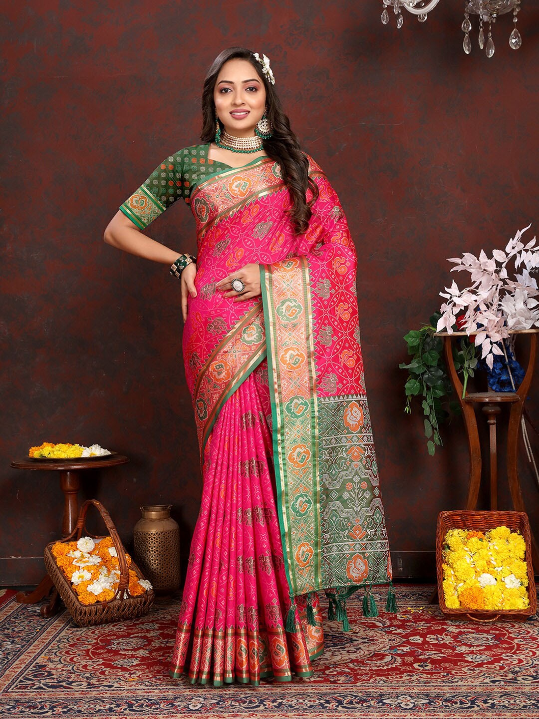 

Lookslady Ethnic Motifs Woven Design Zari Patola Saree, Pink