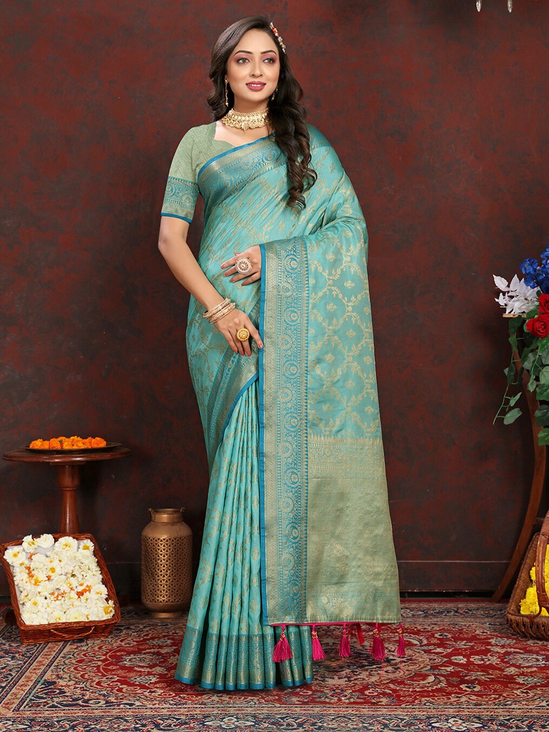 

Lookslady Floral Woven Design Zari Kanjeevaram Saree, Turquoise blue