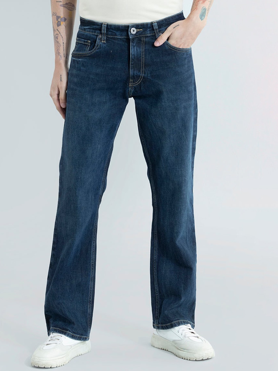 

Snitch Men Bootcut Light Fade Cotton Jeans, Blue