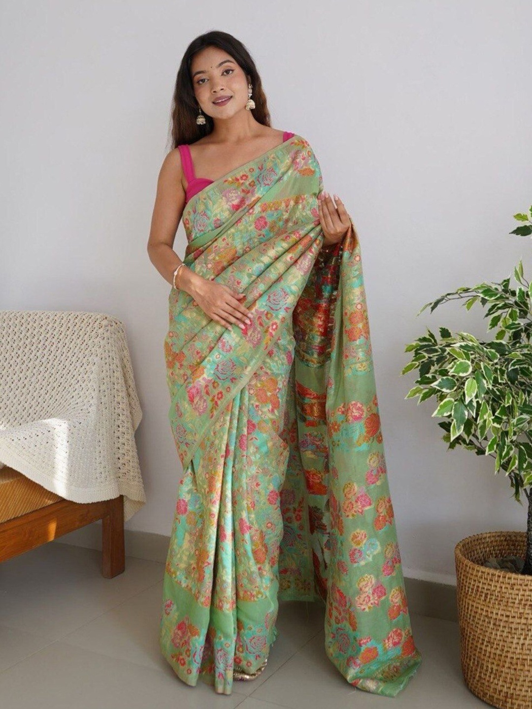 

Flosive Floral Woven Design Zari Art Silk Banarasi Saree, Sea green