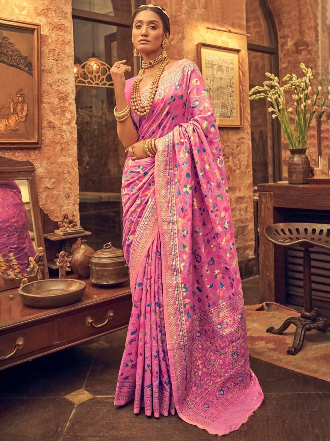 

Flosive Floral Woven Design Zari Art Silk Banarasi Saree, Pink