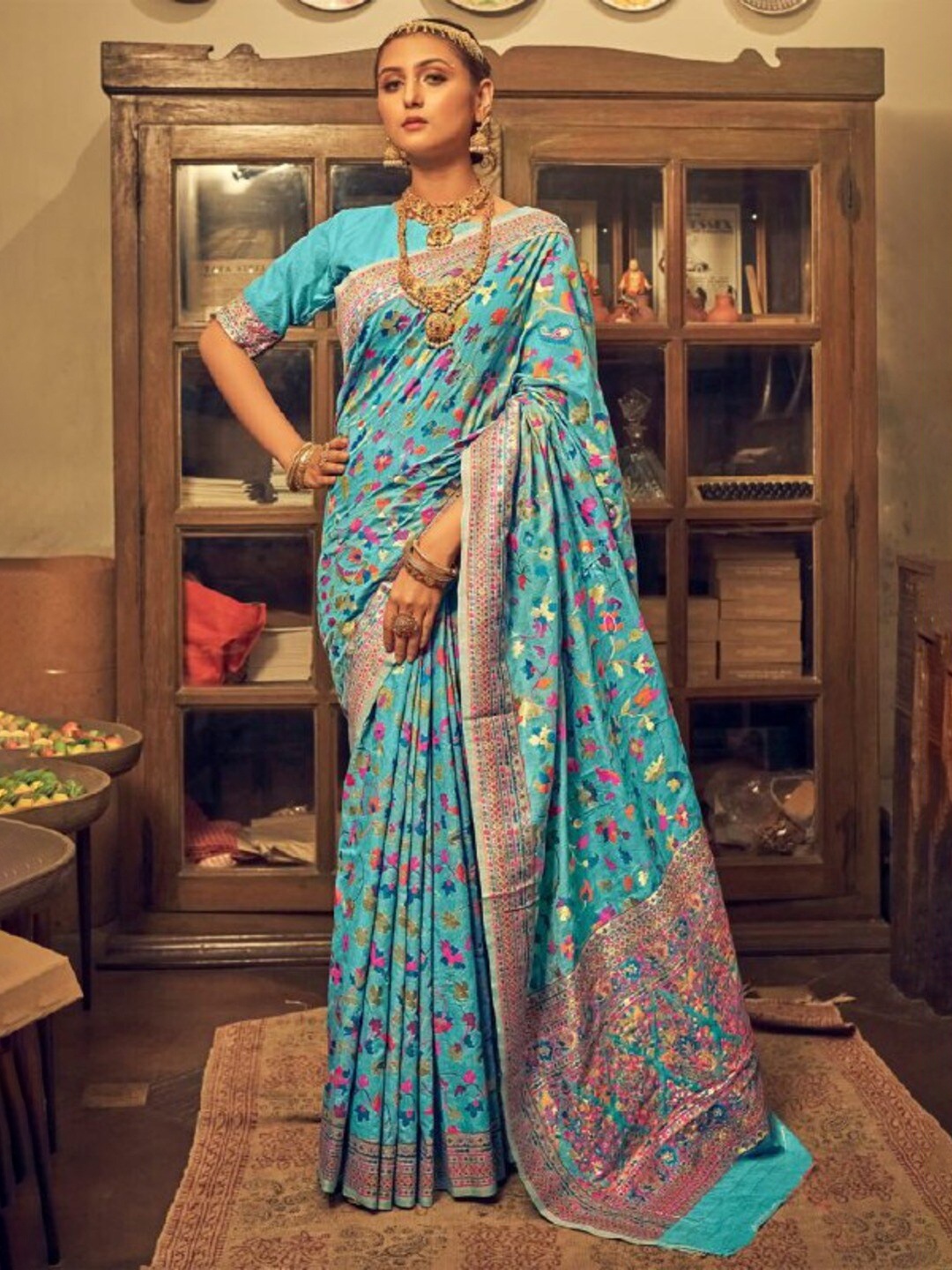 

Flosive Floral Woven Design Zari Art Silk Banarasi Saree, Blue