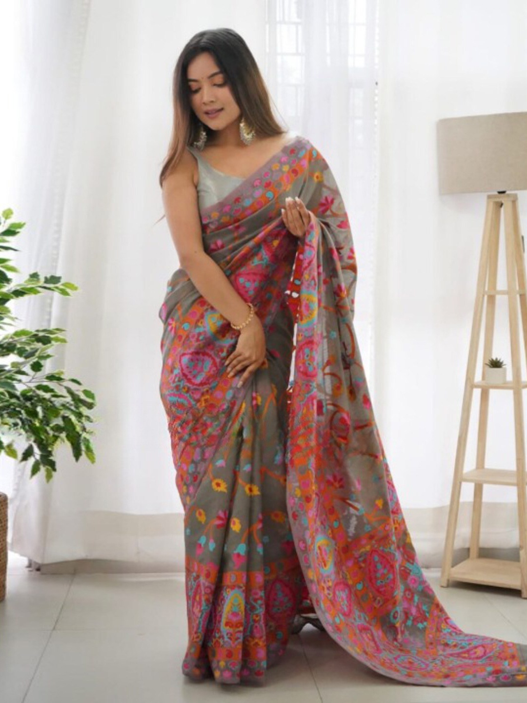 

Flosive Floral Woven Design Art Silk Banarasi Saree, Grey