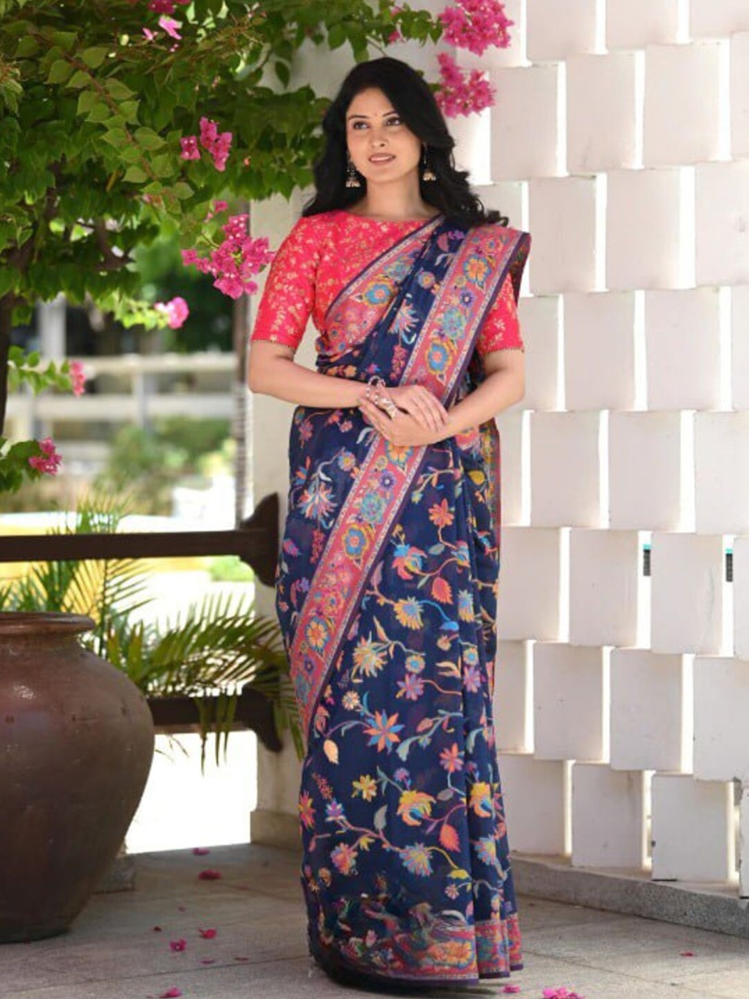 

Flosive Floral Woven Design Art Silk Banarasi Saree, Navy blue