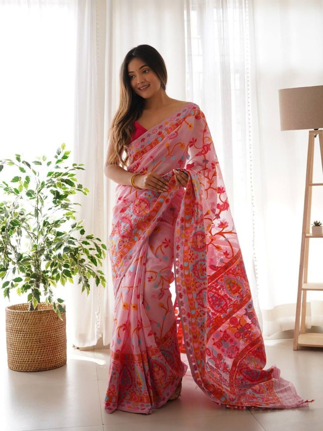 

Flosive Floral Woven Design Art Silk Banarasi Saree, Pink
