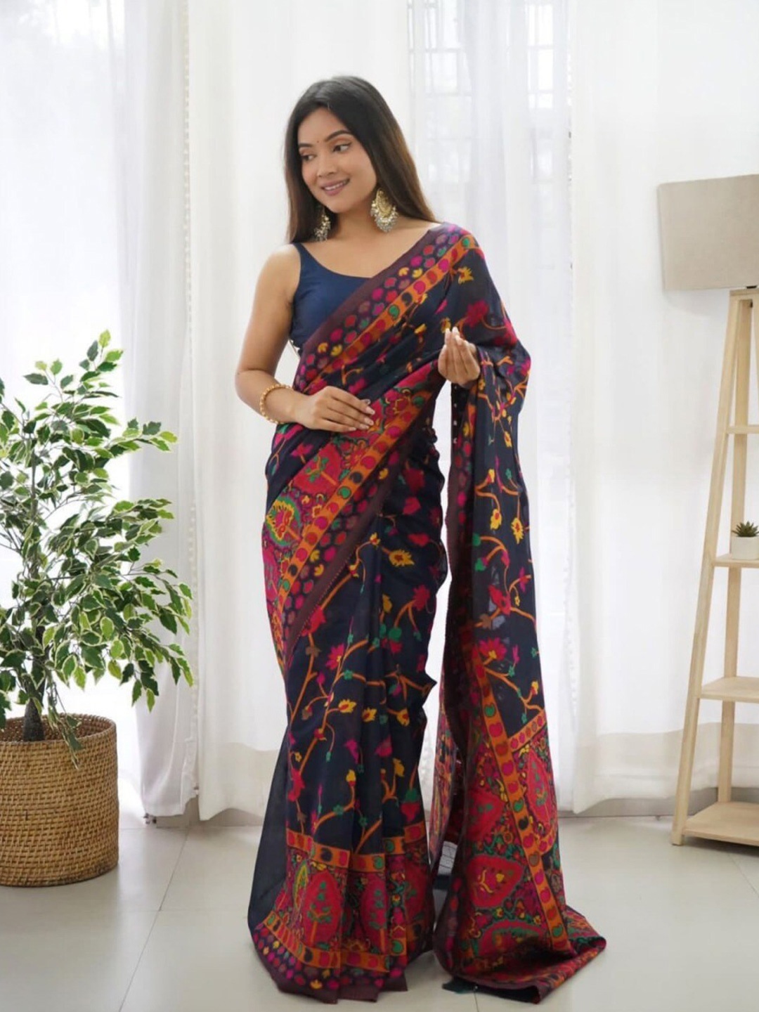 

Flosive Floral Art Silk Banarasi Saree, Navy blue