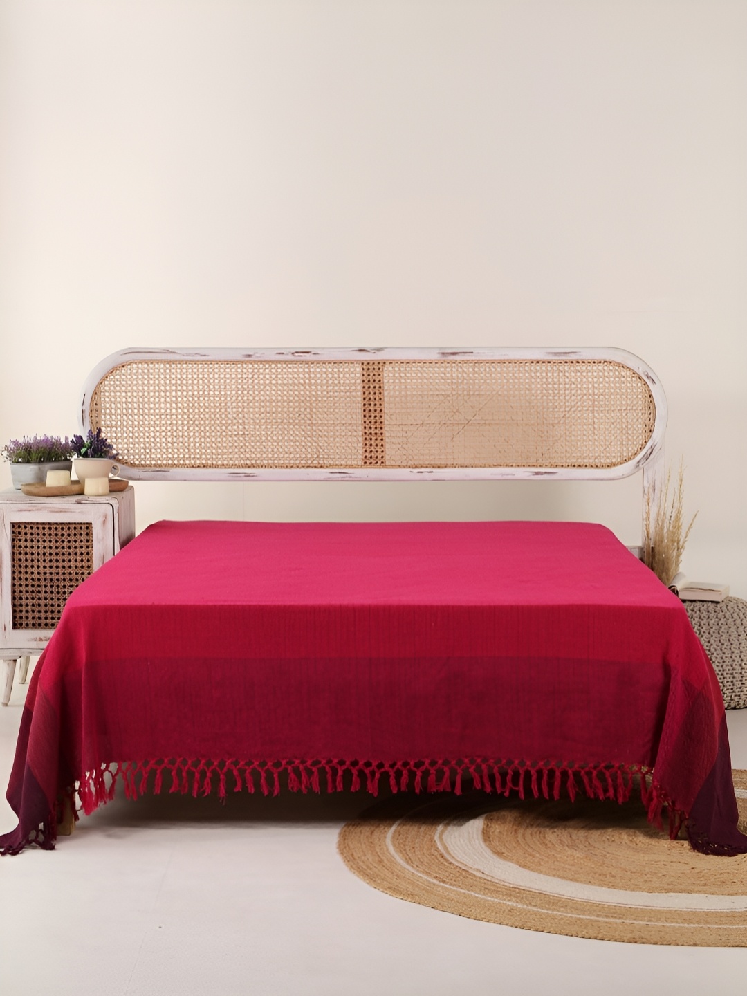Peepul Tree 240TC Cotton Queen Bed Cover, Red