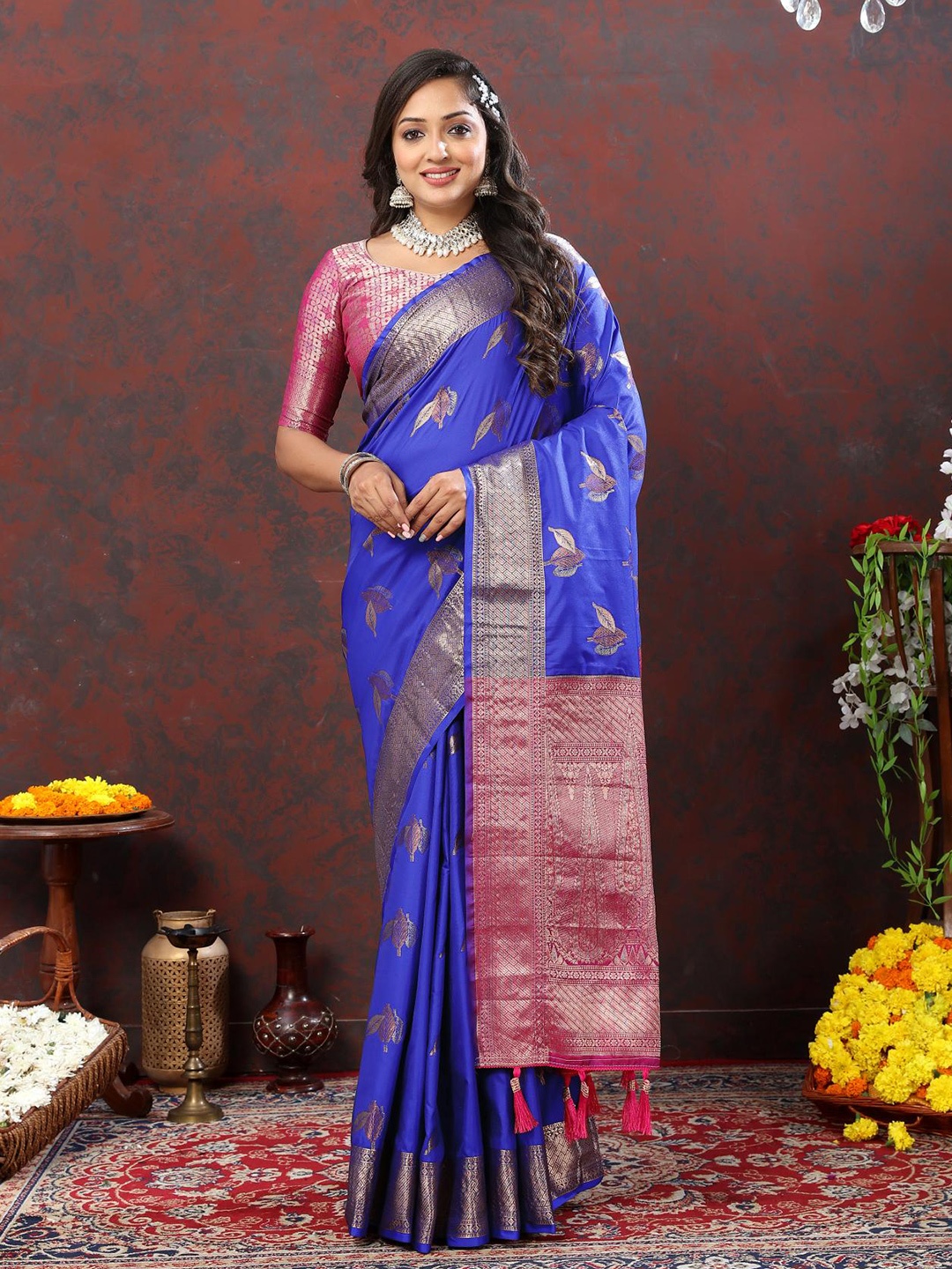

PATIALAPICKS Floral Woven Design Zari Organza Paithani Saree, Blue
