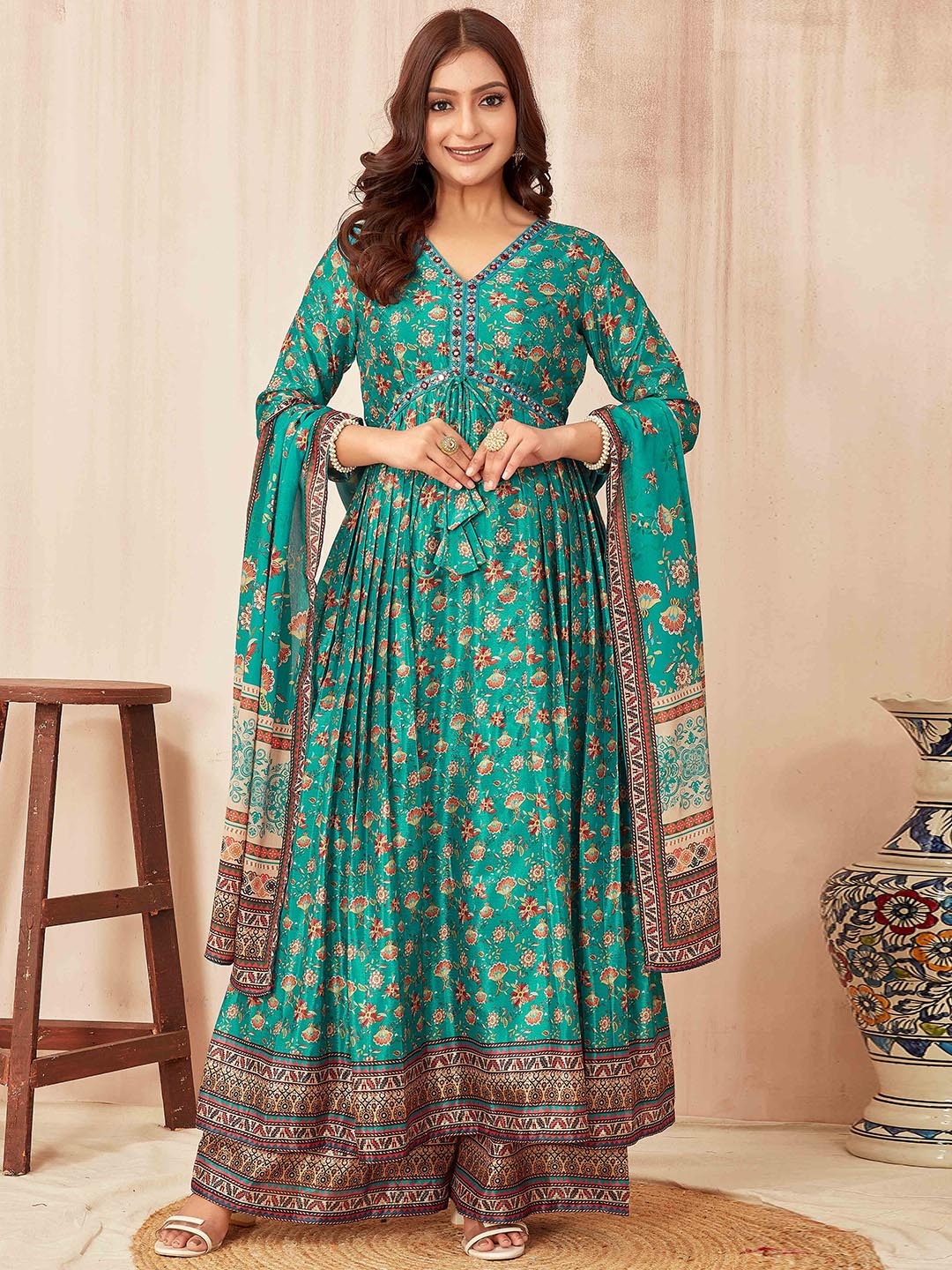 

ODD BY chansi TRENDZ Floral Printed Regular Kurta with Palazzos & With Dupatta, Green