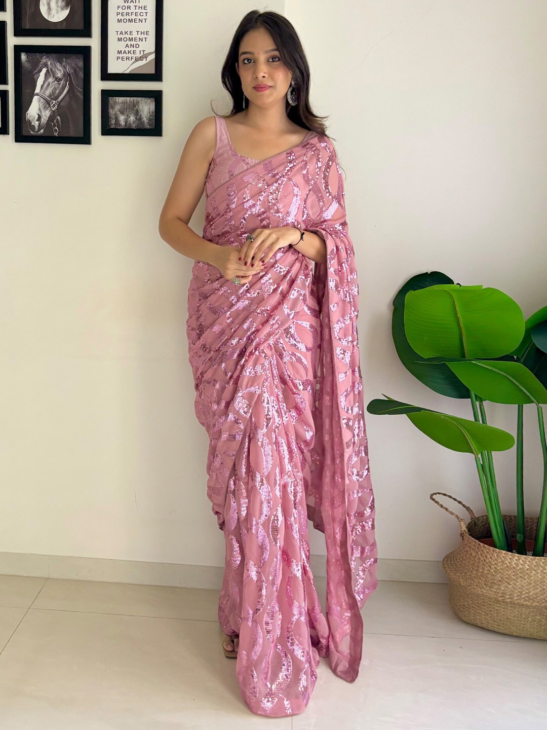 

Anouk Embellished Sequinned Pure Georgette Saree, Mauve