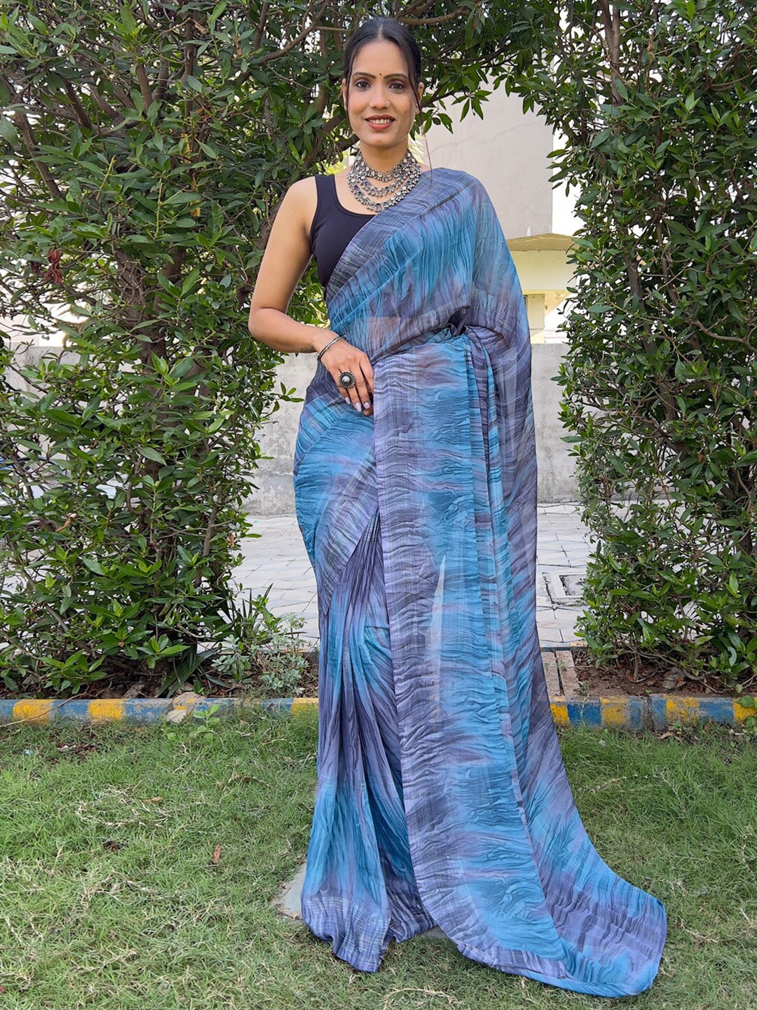 

Anouk Abstract Printed Saree, Grey