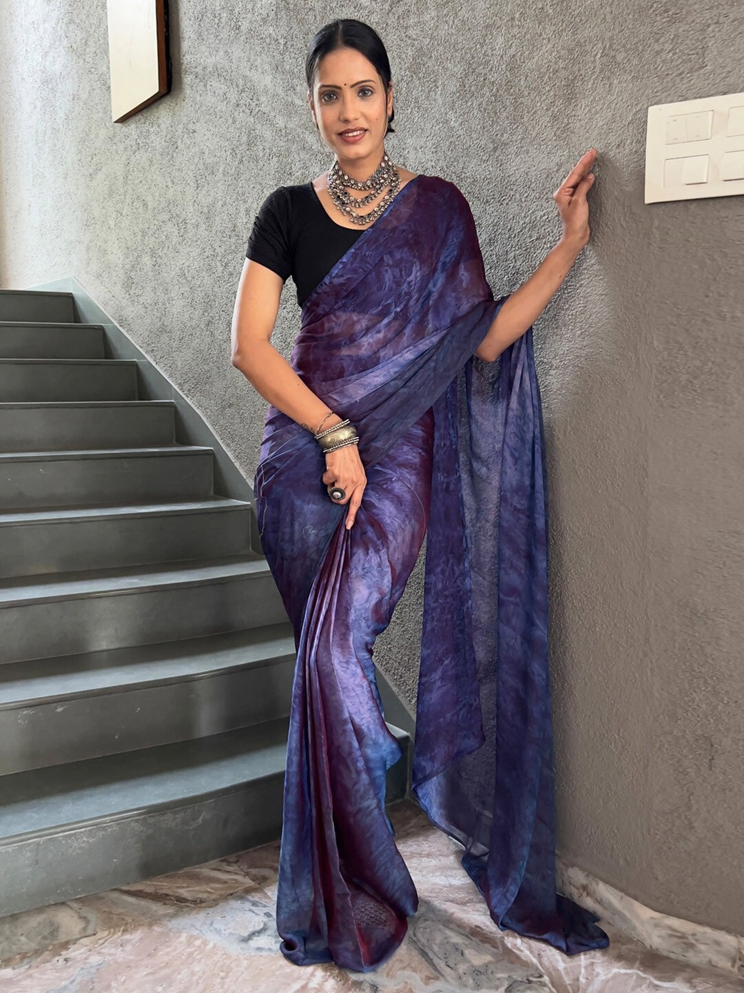 

KALINI Abstract Printed Saree, Purple