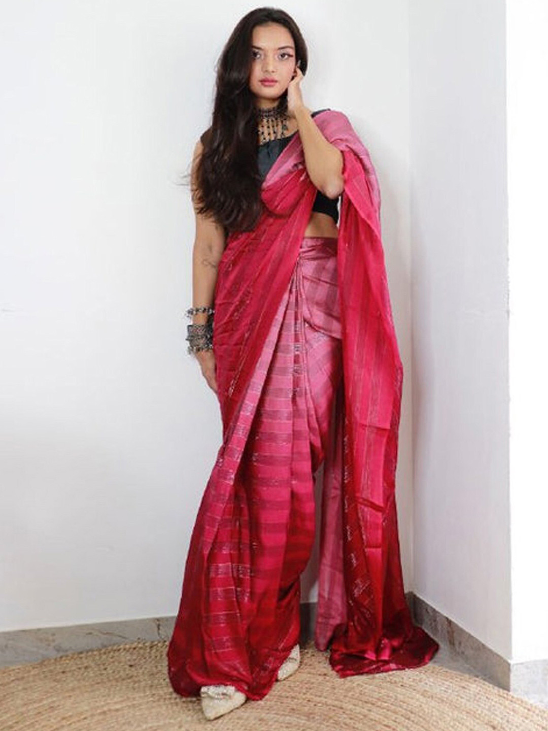 

KALINI Striped Printed Saree, Pink