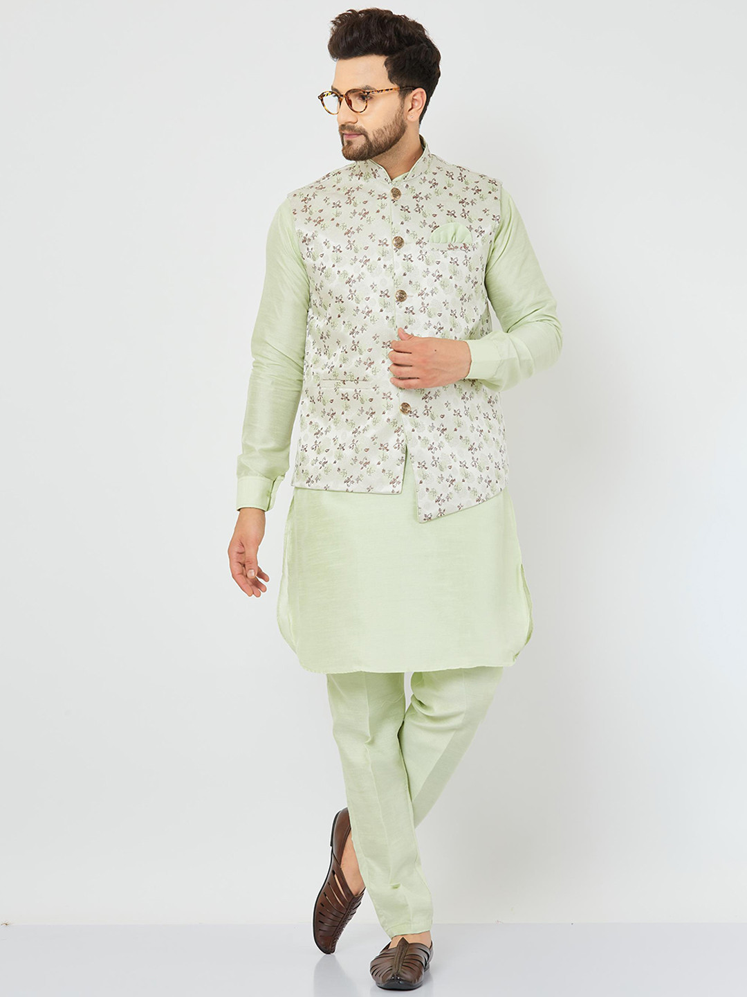 

Armaan Ethnic Floral Regular Dupion Silk Kurta with Trousers, Green
