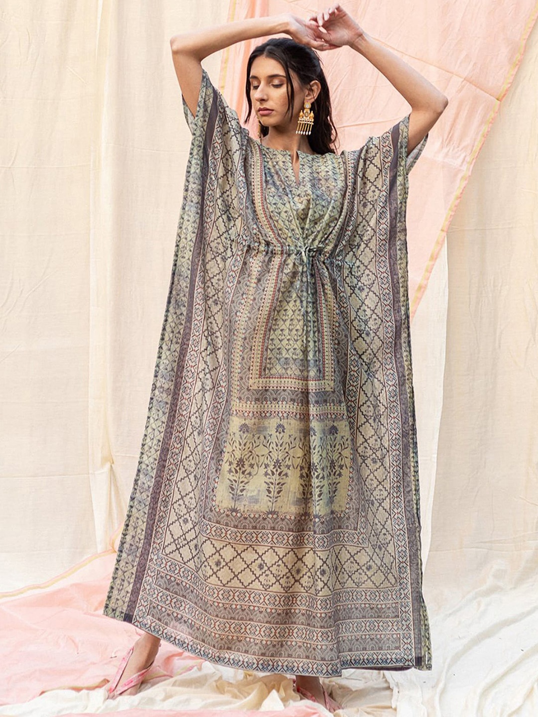 

ODETTE Ethnic Motifs Printed Keyhole Neck Mirror Work Anarkali Kurta, Grey