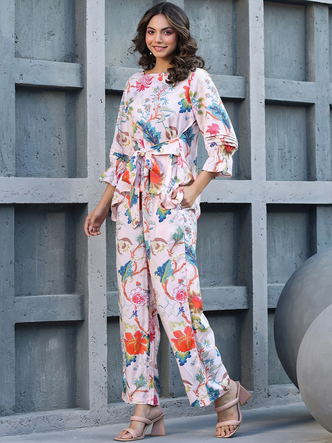 

ODETTE Floral Printed Cuffed Sleeves Top With Trousers, White