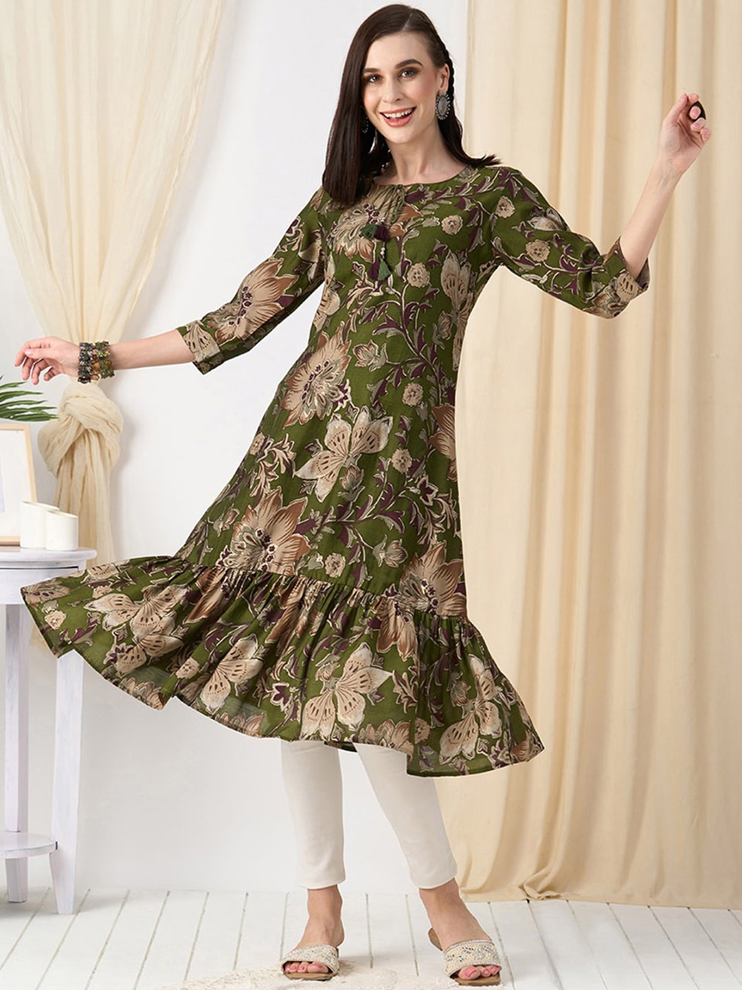 

ODETTE Keyhole Neck Floral Cotton Anarkali Kurta, Green