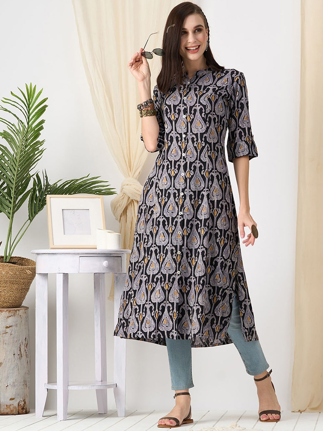 

ODETTE Printed Roll-Up Sleeves Kurta, Black