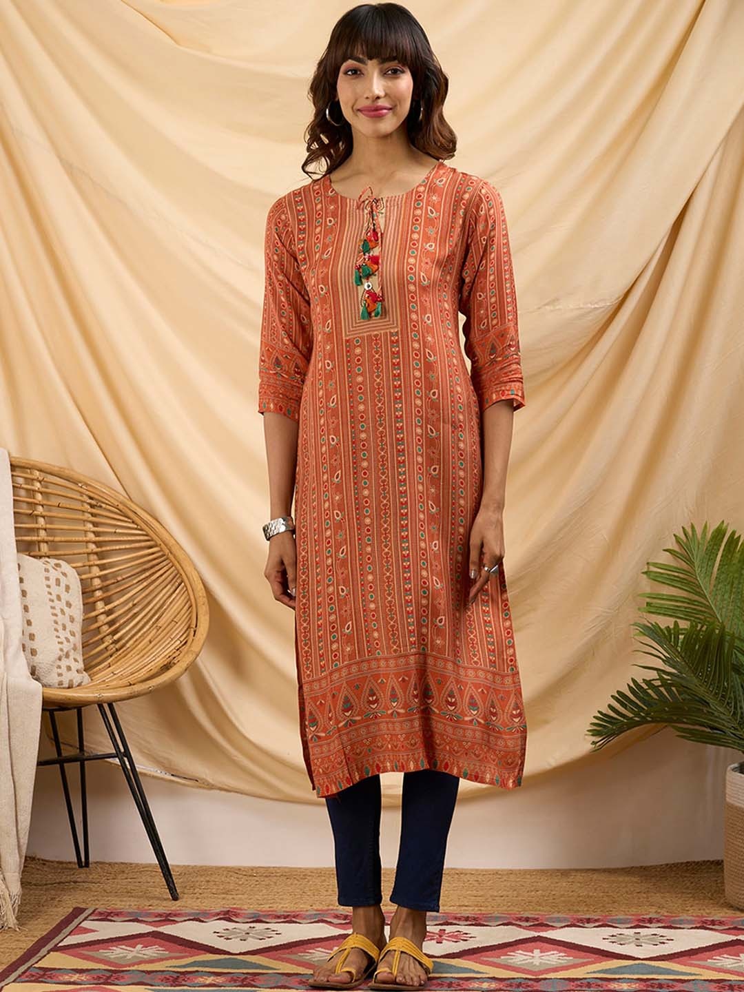 

ODETTE Round Neck Geometric Printed Gotta Patti Cotton Kurta, Orange