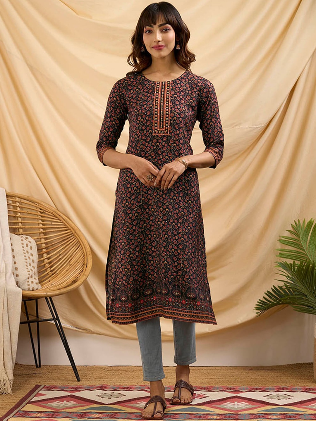 

ODETTE Round Neck Ethnic Motifs Printed Cotton Straight Kurta, Black