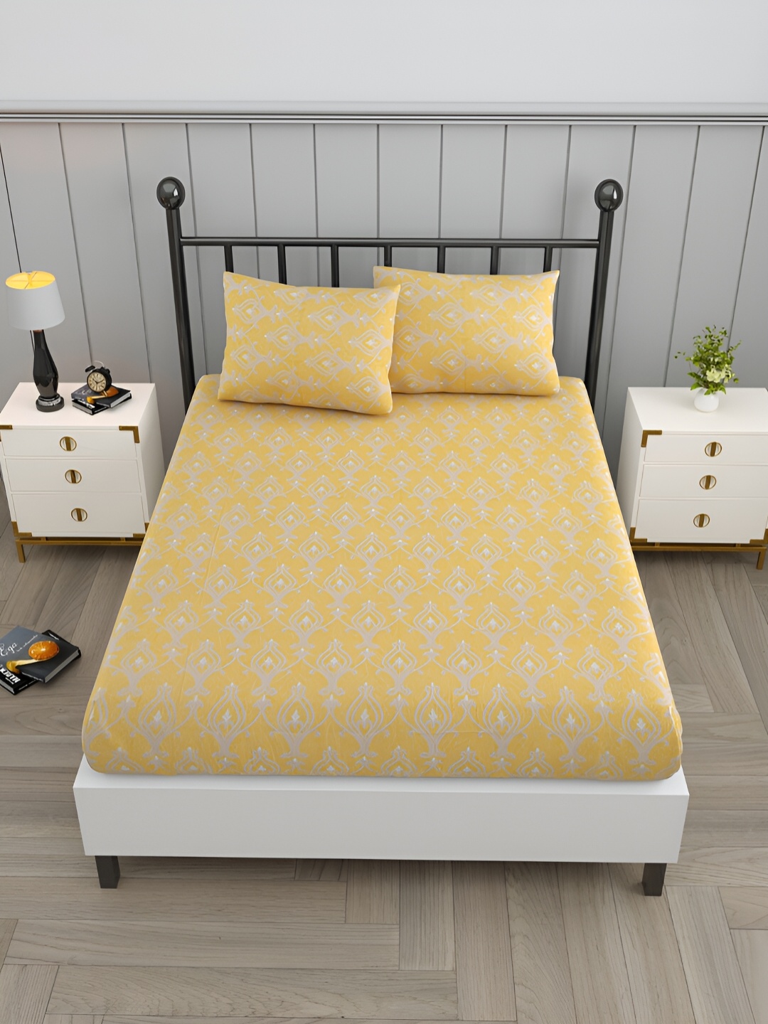 

EverHOME Yellow & Beige Ethnic Motifs Cotton 160 TC Queen Bedsheet With 2 Pillow Covers