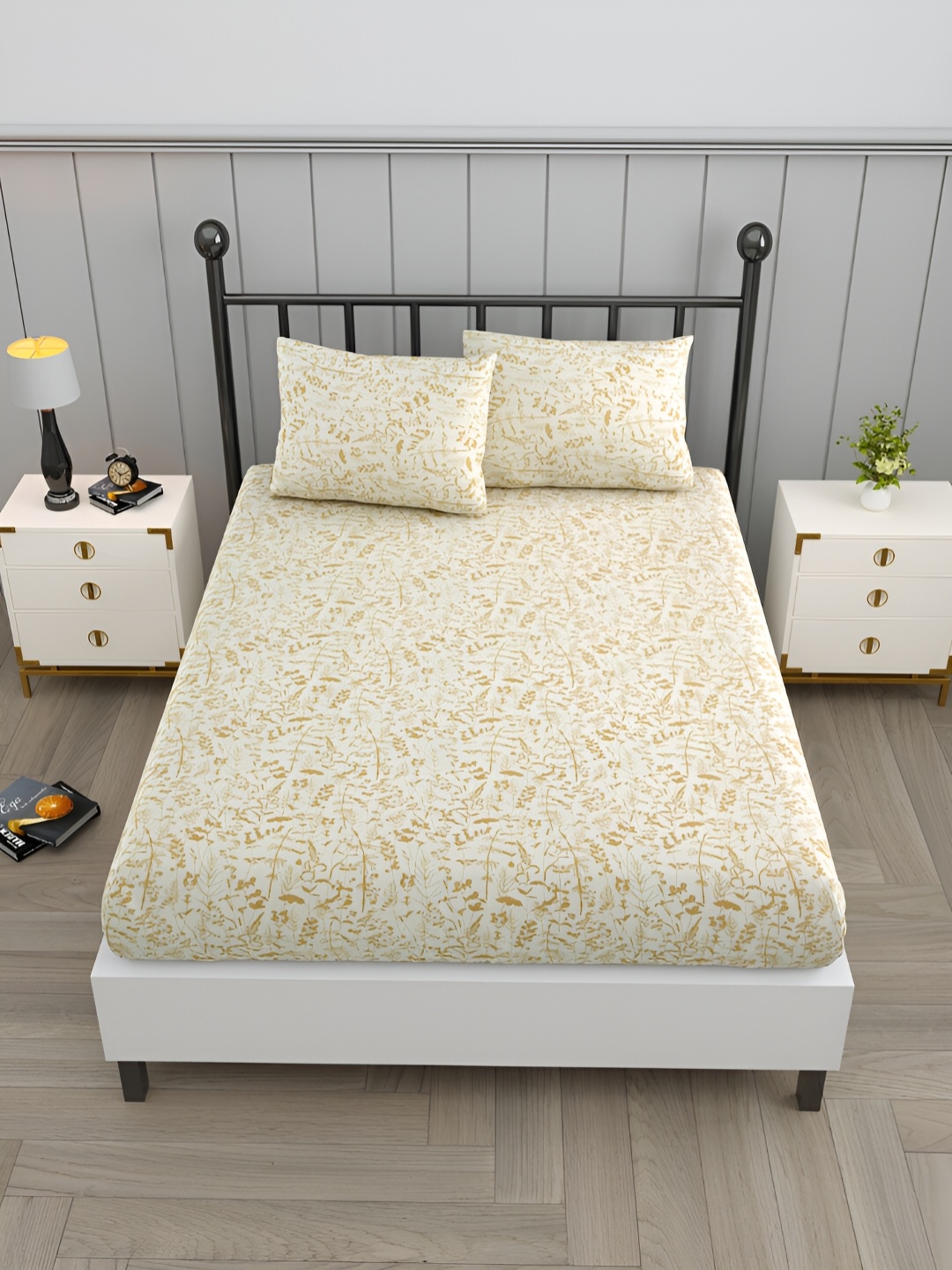 

EverHOME Yellow & Brown Floral Cotton 160 TC Queen Bedsheet With 2 Pillow Covers