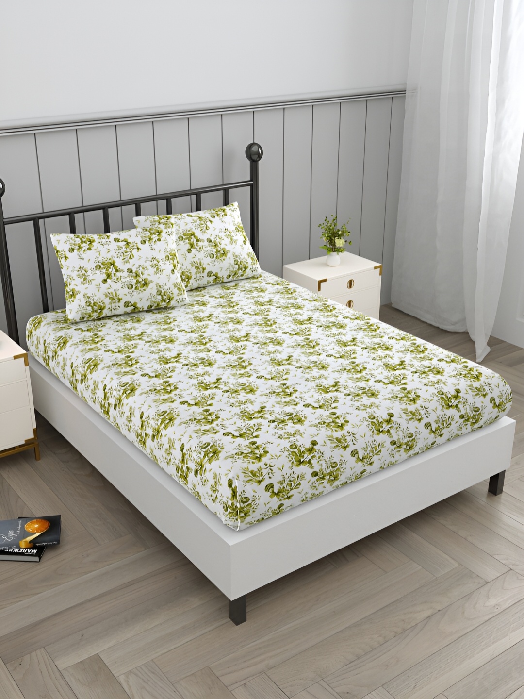 EverHOME White & Green Floral 160 TC Queen Bedsheet with 2 Pillow Covers