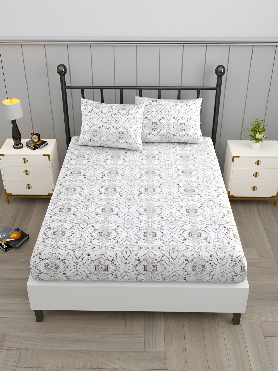 

EverHOME White & Beige Ethnic Motifs Cotton 160 TC Queen Bedsheet With 2 Pillow Covers