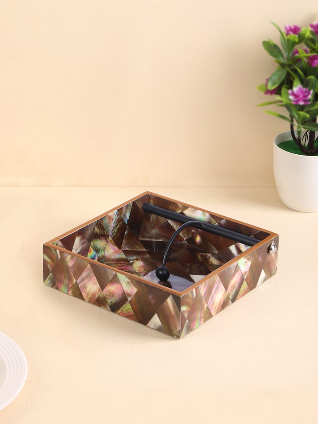 

THE HOME CO. Brown & White Printed Tissue Holder