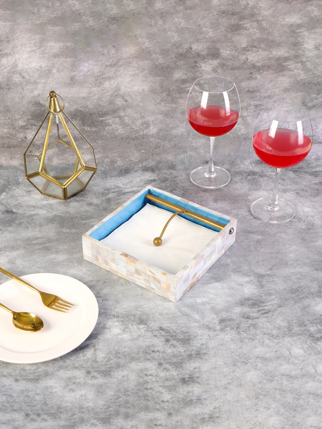 

THE HOME CO. White & Blue Textured Wooden Tissue Holder