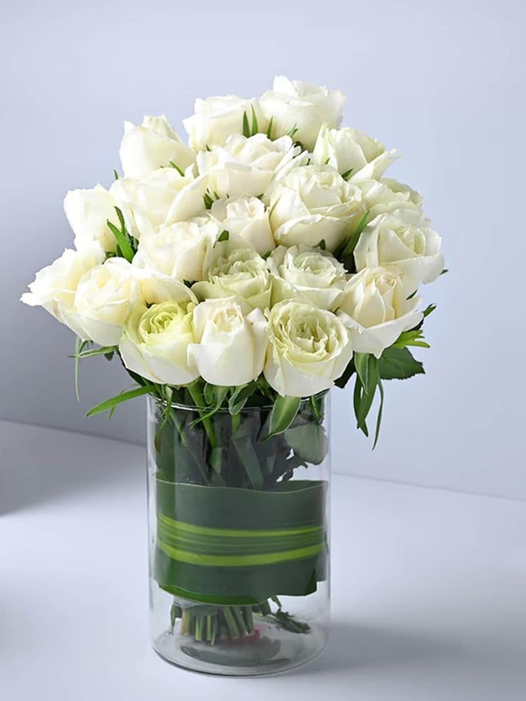 

Floweraura White 30 Pcs Roses Flowers Bouquet In A Cylindrical Glass Vase